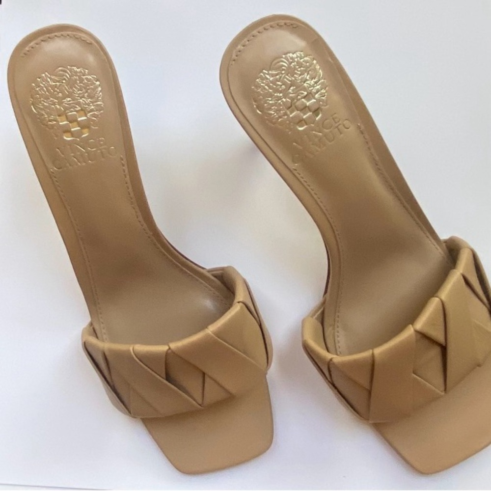 Vince Camuto NEW Endonta Pintucked Braided medium beige square toe heal sandal